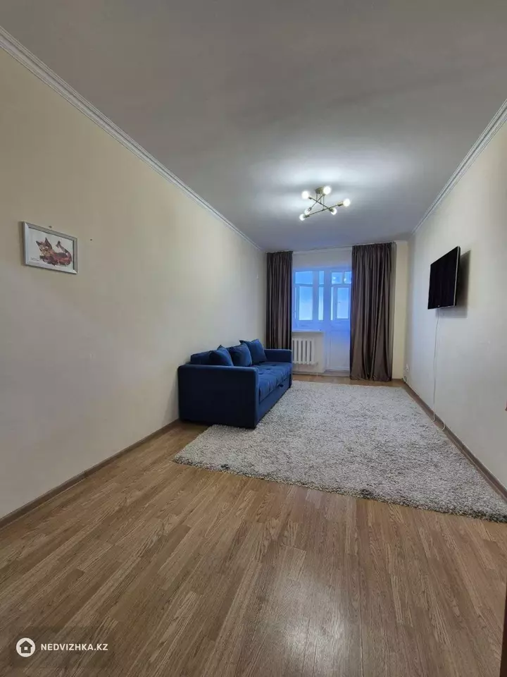 1-комнатная квартира, этаж 9 из 16, 50 м², фотография 2