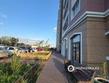 2-комнатная квартира, этаж 13 из 13, 80 м², миниатюра 3