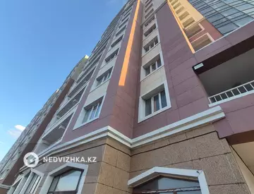 2-комнатная квартира, этаж 13 из 13, 80 м², миниатюра 2