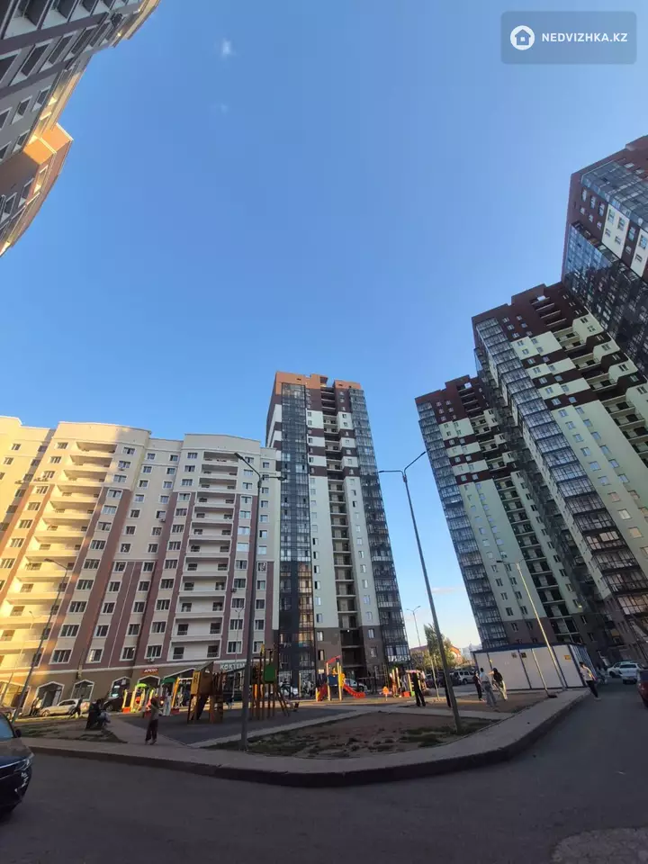2-комнатная квартира, этаж 13 из 13, 80 м²