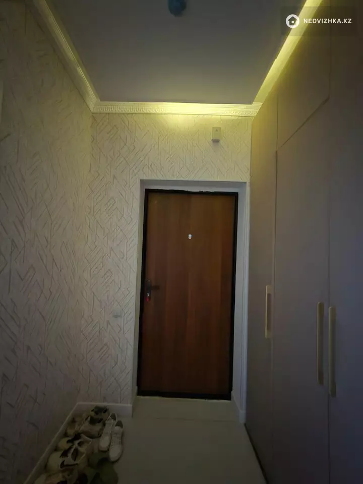 2-комнатная квартира, этаж 13 из 13, 80 м², фотография 4