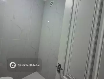 2-комнатная квартира, этаж 13 из 13, 80 м², миниатюра 10