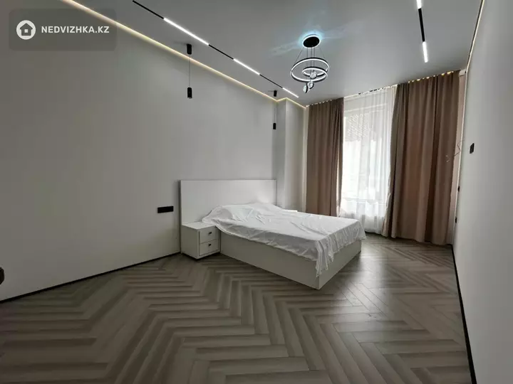 2-комнатная квартира, этаж 2 из 12, 56 м², фотография 4