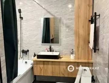 3-комнатная квартира, этаж 1 из 5, 100 м², миниатюра 1