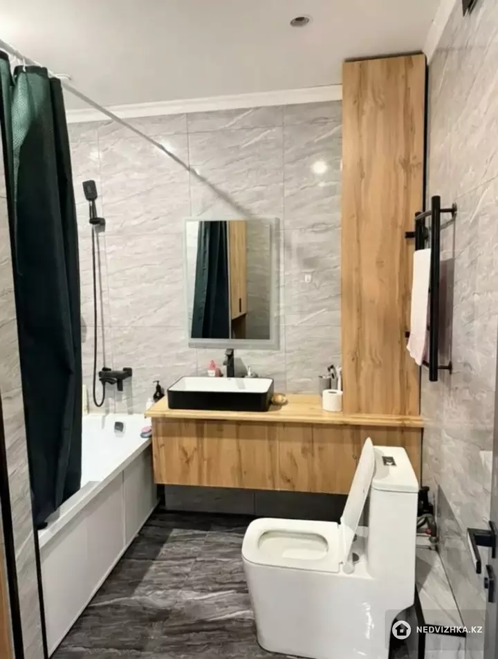 3-комнатная квартира, этаж 1 из 5, 100 м²