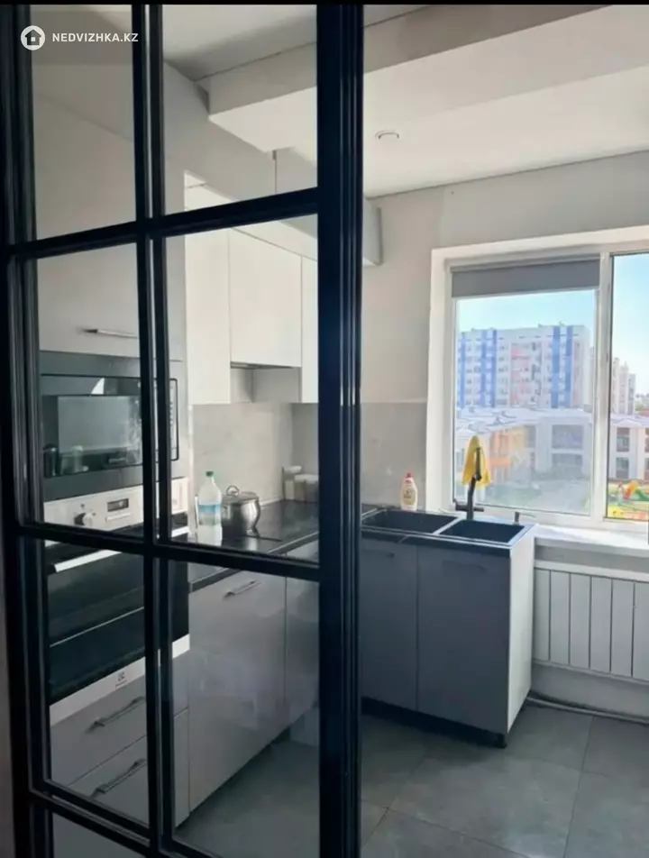 3-комнатная квартира, этаж 1 из 5, 100 м², фотография 4
