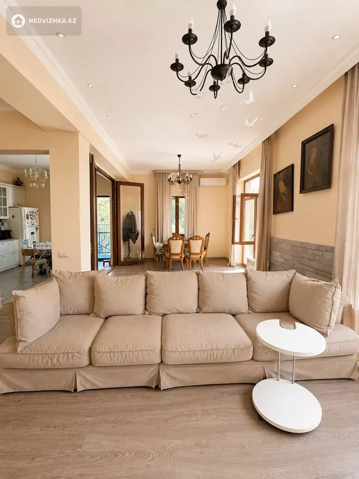 4-комнатный дом, 6 соток, 192 м²