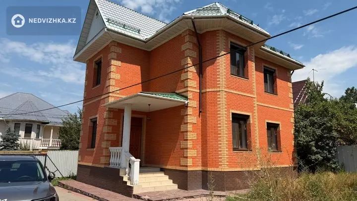 4-комнатный дом, 6 соток, 200 м²