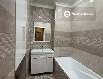2-комнатная квартира, этаж 3 из 13, 71 м², миниатюра 12