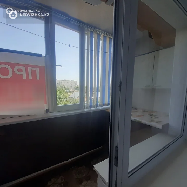 3-комнатная квартира, этаж 3 из 6, 58 м², фотография 2