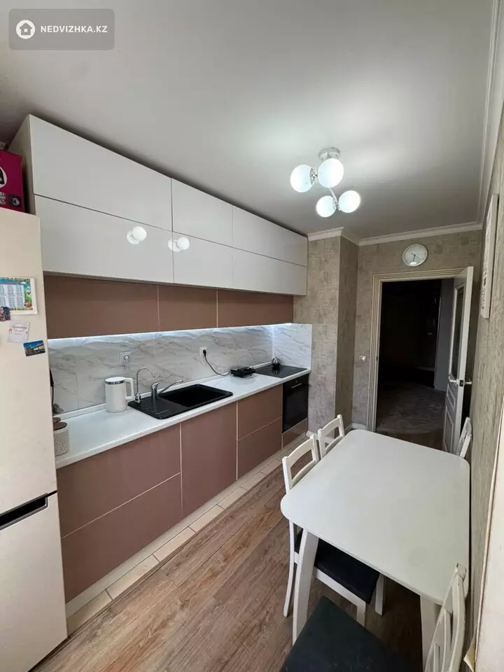 2-комнатная квартира, этаж 4 из 16, 72 м², фотография 3