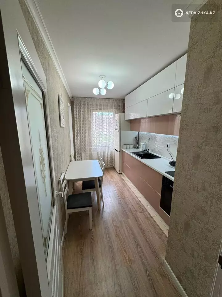 2-комнатная квартира, этаж 4 из 16, 72 м², фотография 4