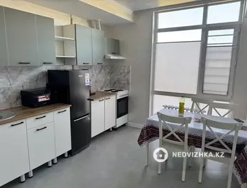 3-комнатная квартира, этаж 2 из 9, 55 м², На длительный срок