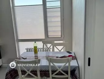 3-комнатная квартира, этаж 2 из 9, 55 м², На длительный срок