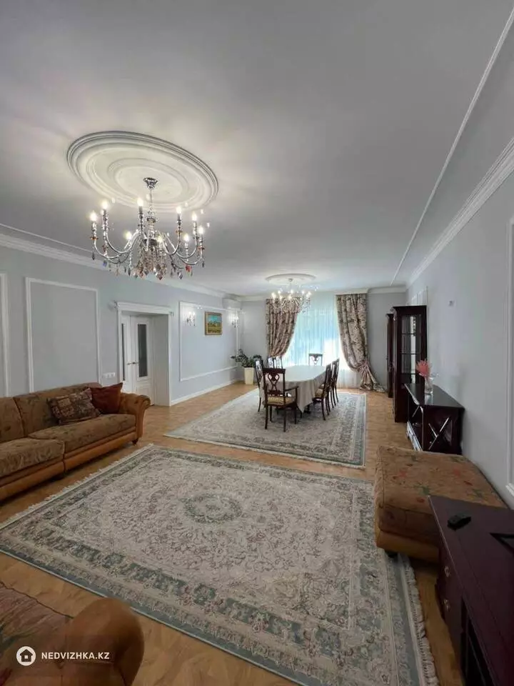 5-комнатный дом, 8 соток, 230 м², фотография 2