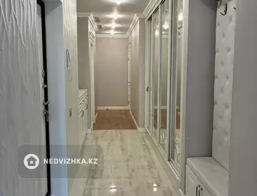4-комнатная квартира, этаж 4 из 5, 166 м²