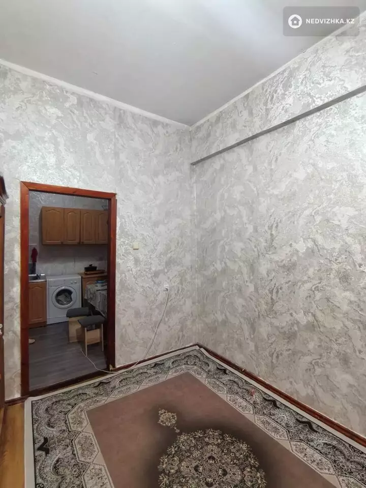 2-комнатная квартира, этаж 1 из 5, 42 м², фотография 2