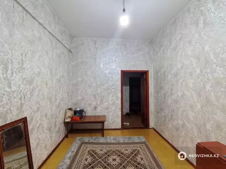 2-комнатная квартира, этаж 1 из 5, 42 м², фотография 5