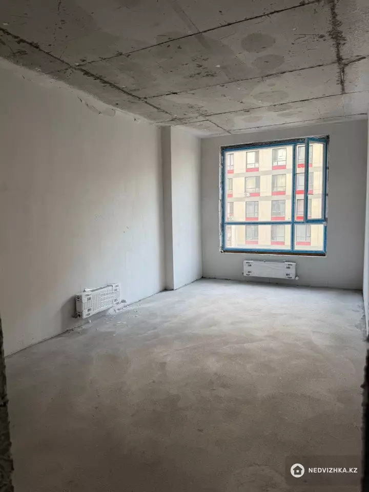 2-комнатная квартира, этаж 4 из 16, 72 м², фотография 2