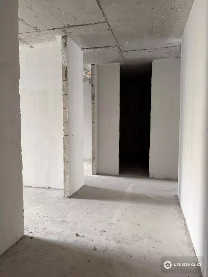 2-комнатная квартира, этаж 4 из 16, 72 м², фотография 4