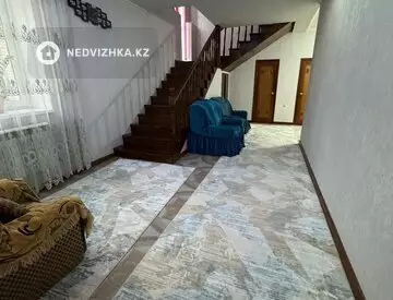 6-комнатный дом, 10 соток, 238 м²