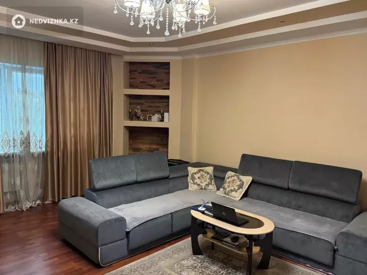 3-комнатная квартира, этаж 5 из 9, 125 м²