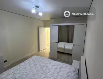 3-комнатная квартира, этаж 2 из 12, 70 м², миниатюра 3