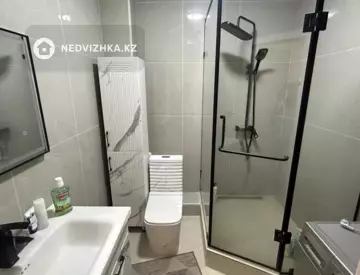 3-комнатная квартира, этаж 2 из 12, 70 м², миниатюра 5
