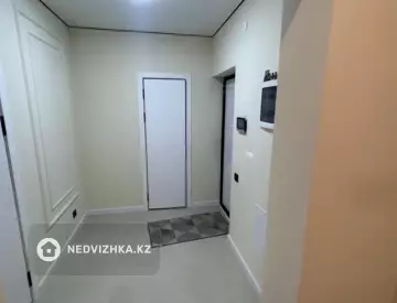 3-комнатная квартира, этаж 2 из 12, 70 м², миниатюра 6