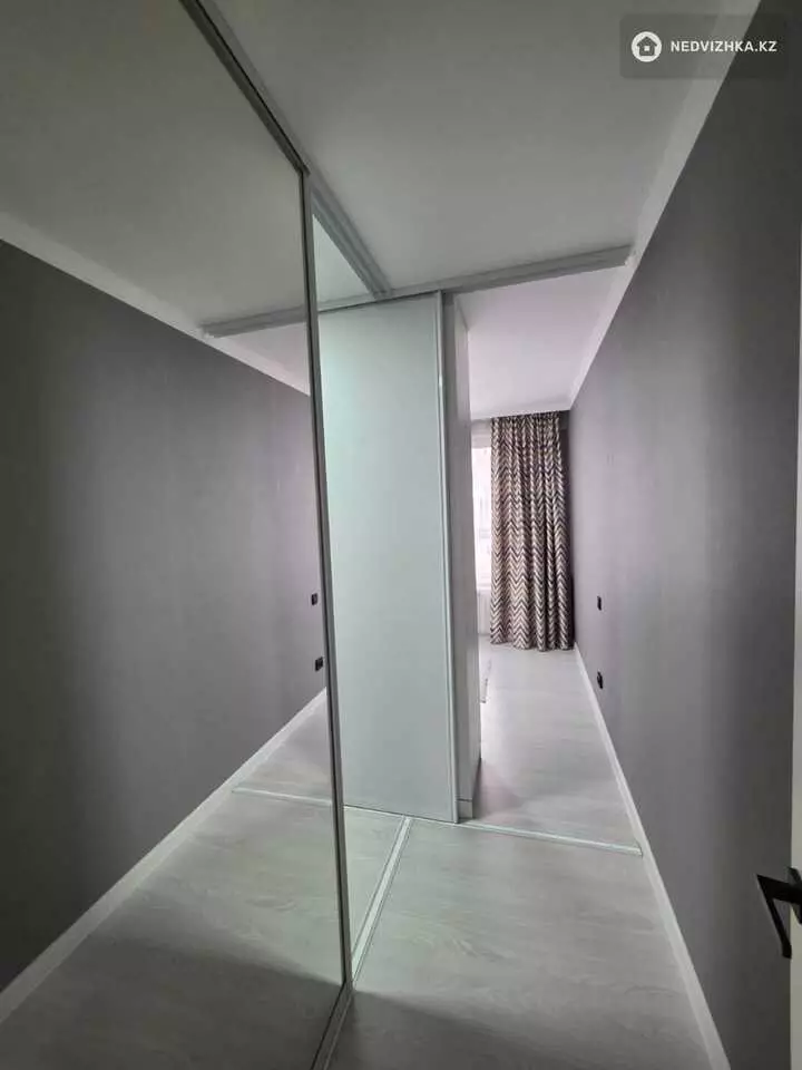 3-комнатная квартира, этаж 2 из 12, 86 м², фотография 2