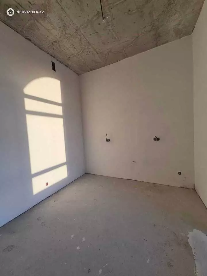 4-комнатная квартира, этаж 14 из 14, 160 м², 5-фотосурет