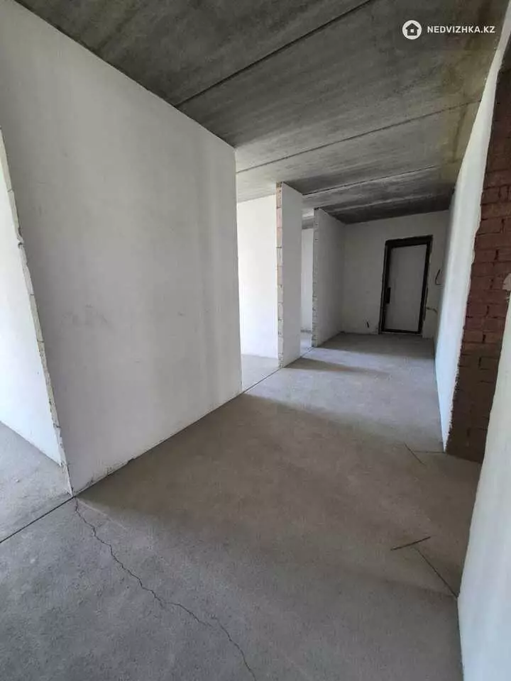 4-комнатная квартира, этаж 4 из 9, 119 м²