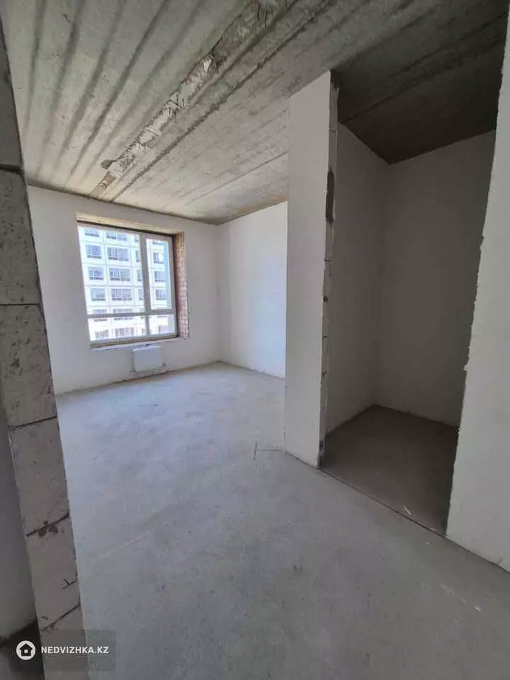 4-комнатная квартира, этаж 4 из 9, 119 м², фотография 3