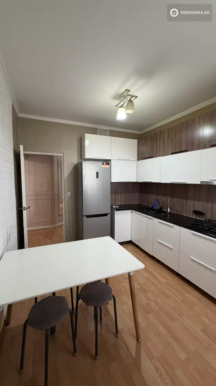 3-комнатная квартира, этаж 3 из 9, 95 м², фотография 3