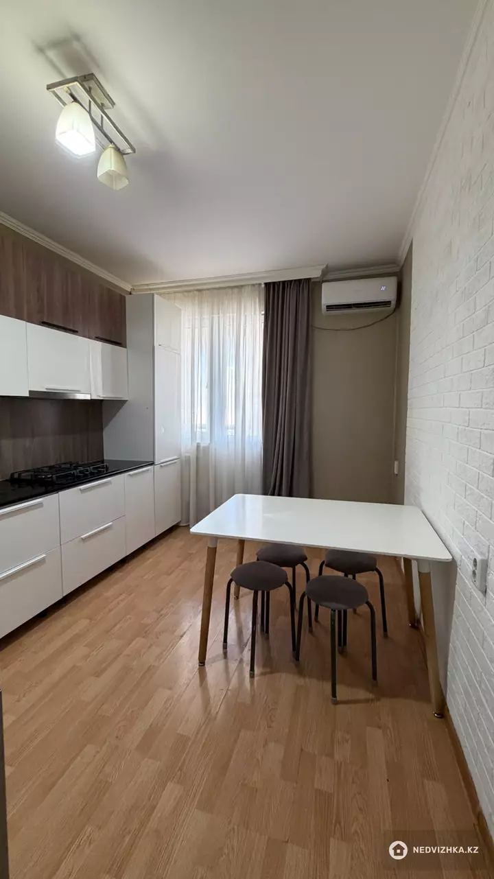 3-комнатная квартира, этаж 3 из 9, 95 м², фотография 4