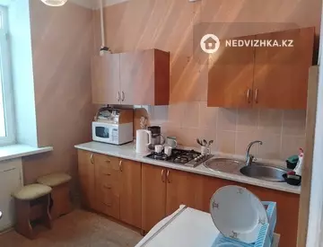 2-комнатная квартира, этаж 2 из 4, 60 м²