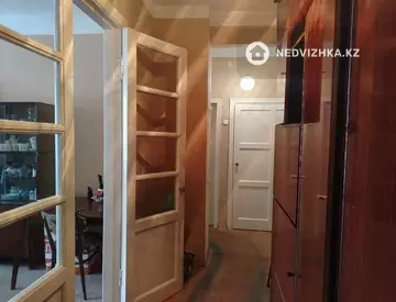 2-комнатная квартира, этаж 2 из 4, 60 м²