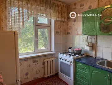 1-комнатная квартира, этаж 3 из 5, 6 м², Посуточно
