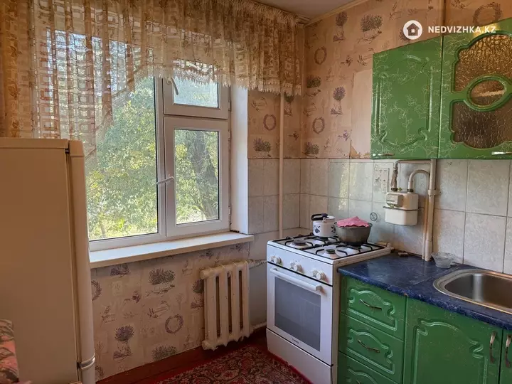 1-комнатная квартира, этаж 3 из 5, 6 м², Посуточно, 2-фотосурет