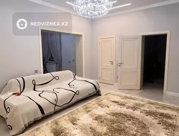6-бөлмелі үй, 5 соттық, 230 м², 1-нобай