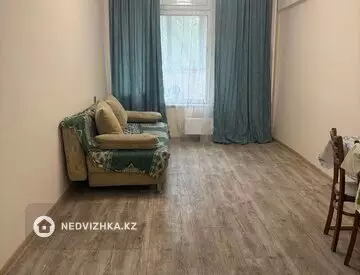 2-комнатная квартира, этаж 3 из 5, 40 м², миниатюра 1