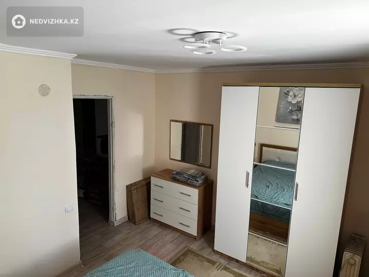2-комнатная квартира, этаж 2 из 5, 50 м², Посуточно, 5-фотосурет
