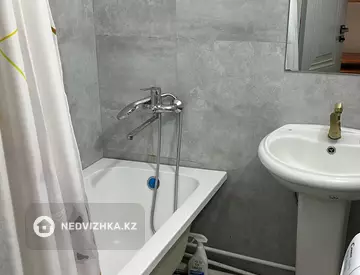 2-комнатная квартира, этаж 2 из 5, 50 м², Посуточно, миниатюра 9