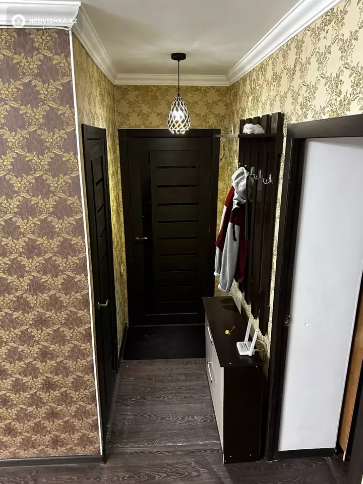 3-комнатная квартира, этаж 3 из 5, 60 м², Посуточно, 2-фотосурет