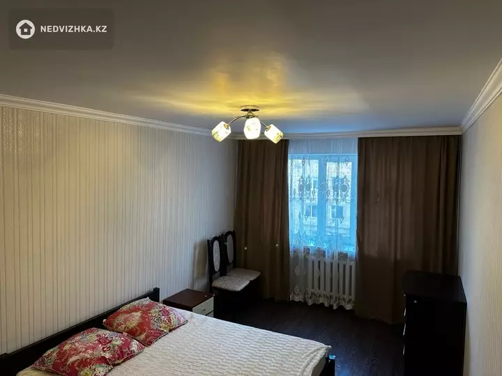 3-комнатная квартира, этаж 3 из 5, 60 м², Посуточно, 5-фотосурет