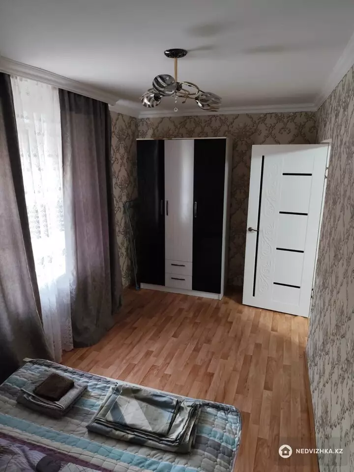 2-комнатная квартира, этаж 2 из 5, 44 м², Посуточно, 5-фотосурет