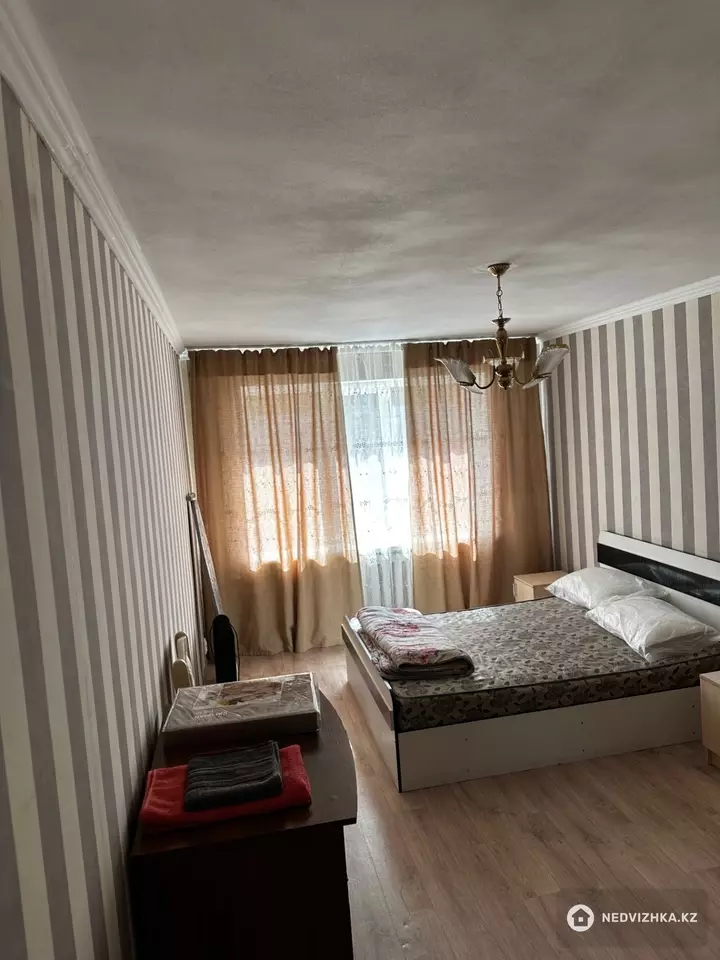 2-комнатная квартира, этаж 2 из 5, 50 м², Посуточно, 4-фотосурет