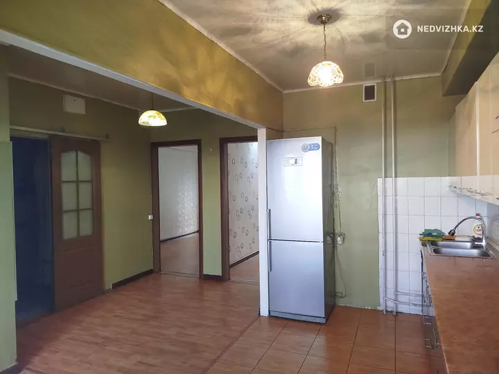 2-комнатная квартира, этаж 8 из 9, 65 м², фотография 5