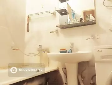3-комнатная квартира, этаж 1 из 9, 72 м², миниатюра 12