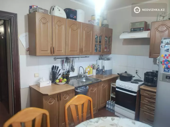 2-комнатная квартира, этаж 8 из 12, 68 м², фотография 2